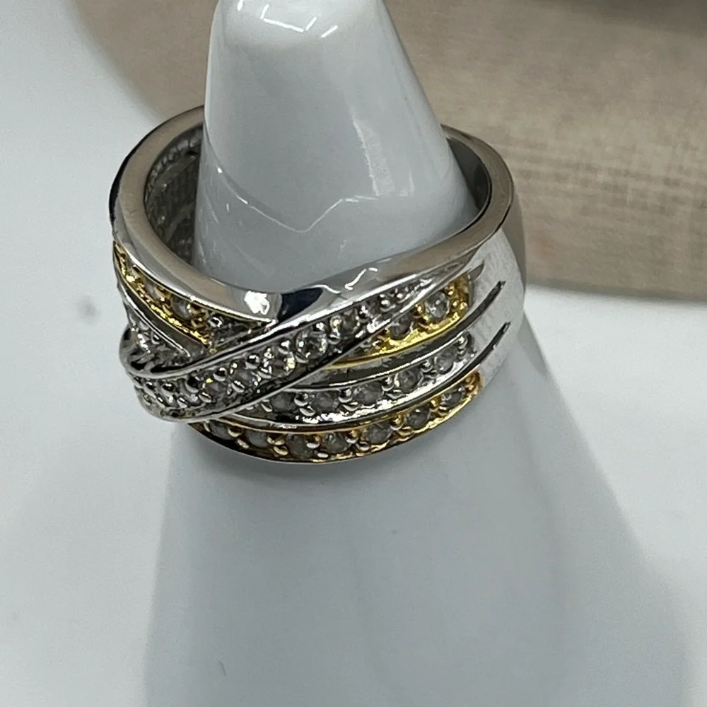 Stunning 925 Sterling Silver Two-Tone Crossover Ring โ Size 5.5 - Picture 3 of 17